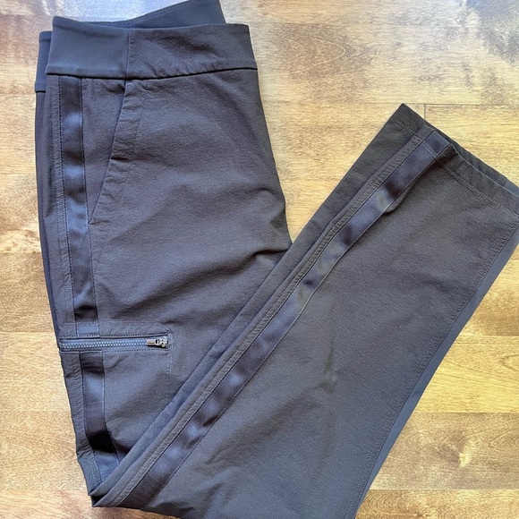 Athleta Wander Hybrid Straight Leg - Picture 8 of 9